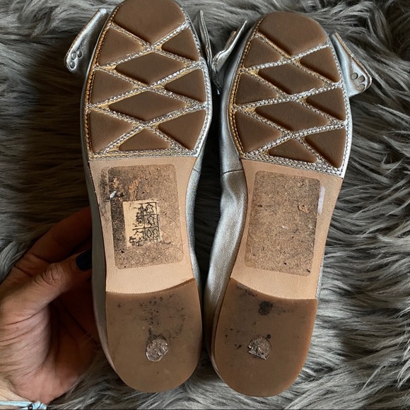 Tory Burch Silver Divine Bow Driver Ballet… - Picture 4 of 6